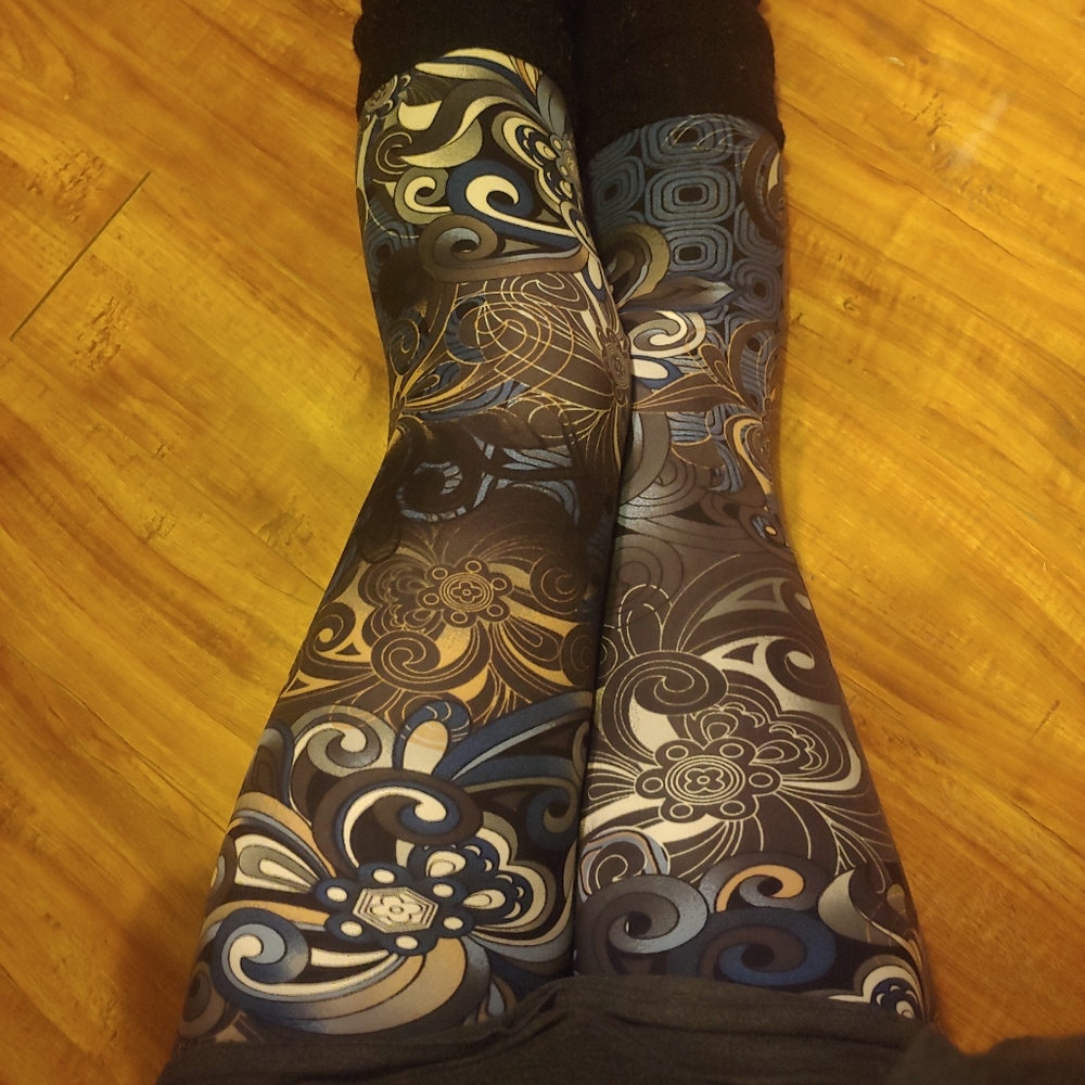 One Size Adult Blue & Silver Abstract Swirl